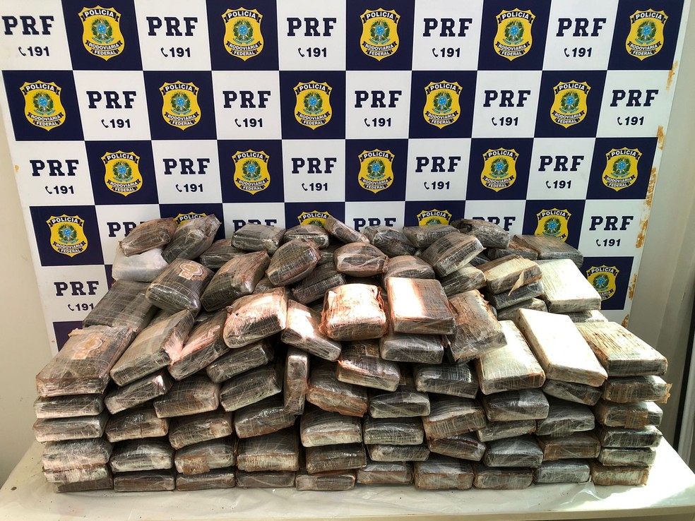 Quase 200 kg de cocaína são apreendidos em Vilhena (RO) — Foto: PRF/Divulgação