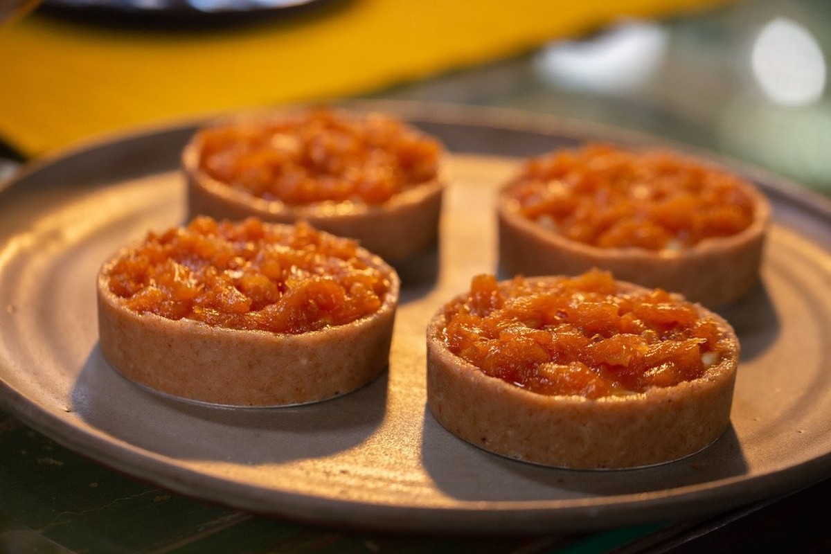 Tortelete de abacaxi com sobra de bolo | Receitas