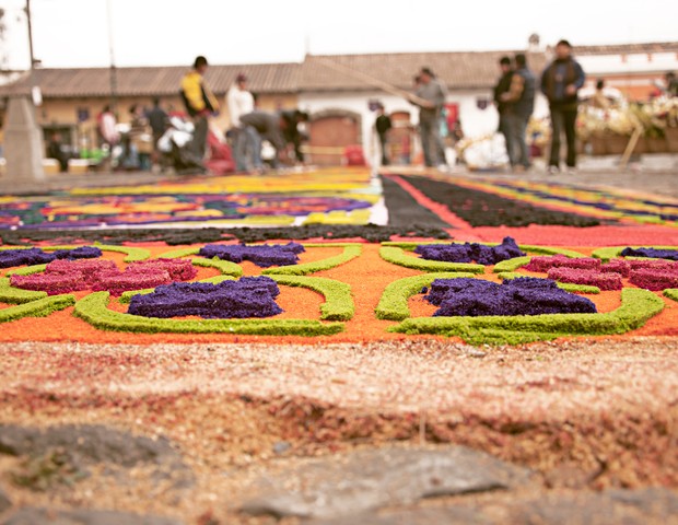 Tapete de flores é tradição de Páscoa (Foto: ThinkStock)