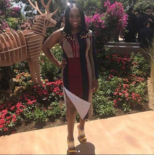 Chimamanda Nguzi usa vestido da grife Ladunni Lambo (Foto: Reprodução Instagram)