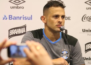 Bobô valoriza chance contra o Avaí e aposta em fase artilheira no Grêmio