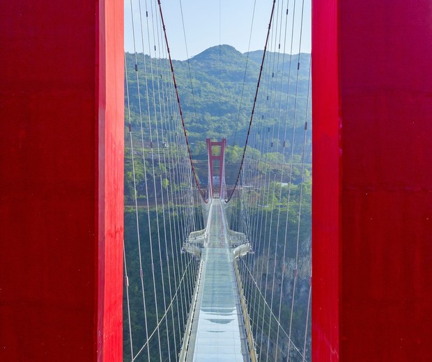 Ponte 'transparente' mais longa do mundo é inaugurada na China (Foto: Divulgação)