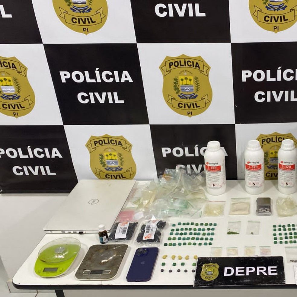 Droga apreendida na casa de suspeito de tráfico de drogas em Teresina — Foto: Divulgação/Depre