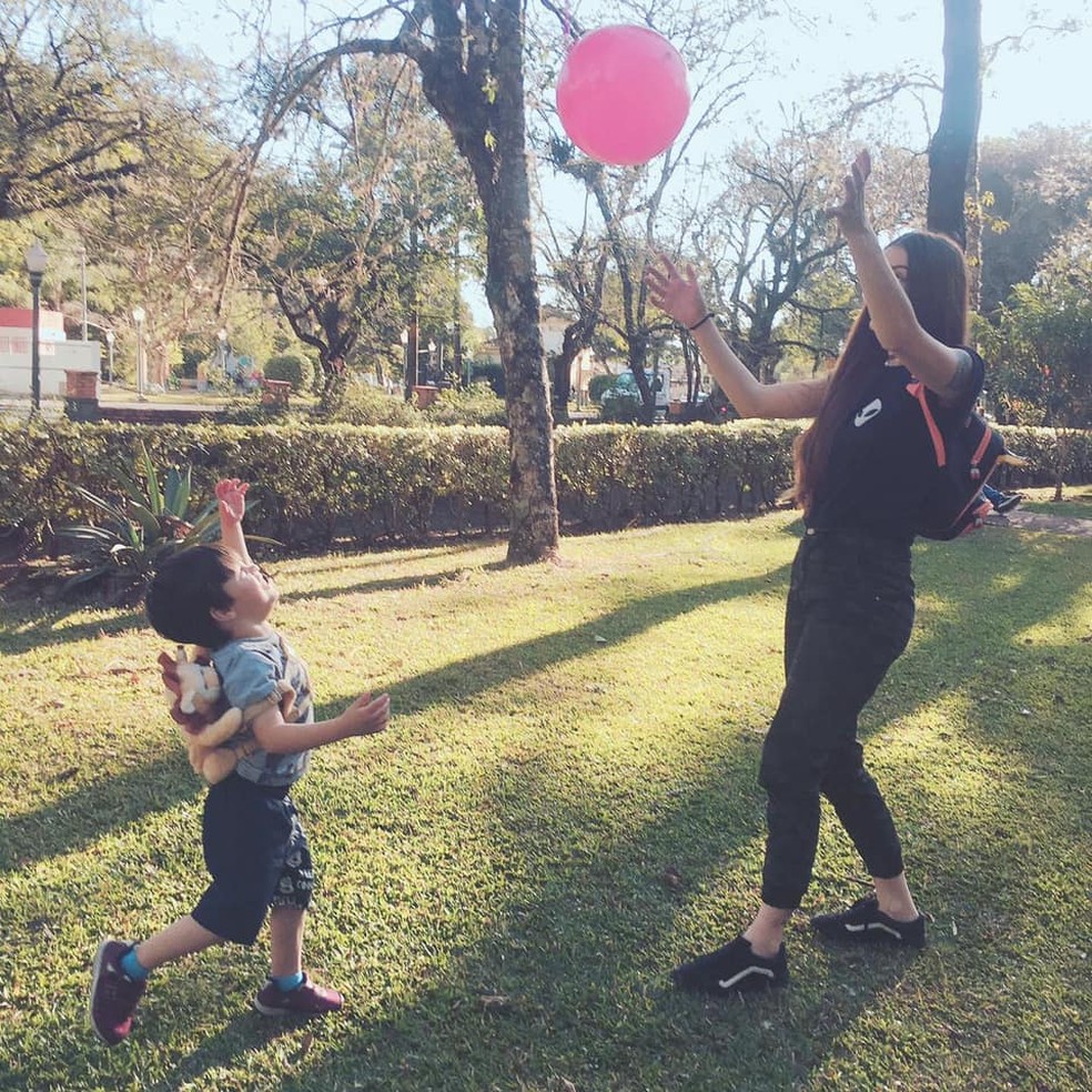 Mae Recebe Mensagens De Apoio Apos Ser Acusada Em Redes Sociais De Levar Filho Autista Em Coleira Sul De Minas G1