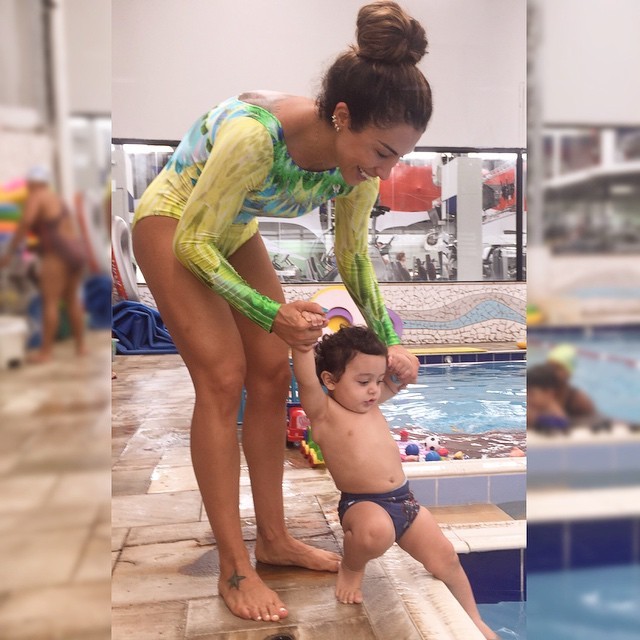 Jaque Khury leva o filho Gael para a segunda aula de natação (Foto: Reprodução - Instagram)