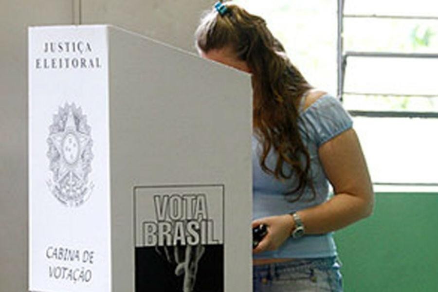 Santos promove curso que incentiva participação de mulheres na política