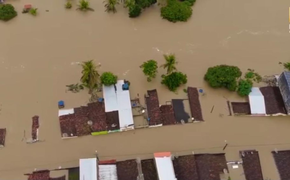 Chuva intensa causou alagamentos em diversas cidades da Bahia &mdash; Foto: Prefeitura de Ibicara&iacute;/ Reprodu&ccedil;&atilde;o 