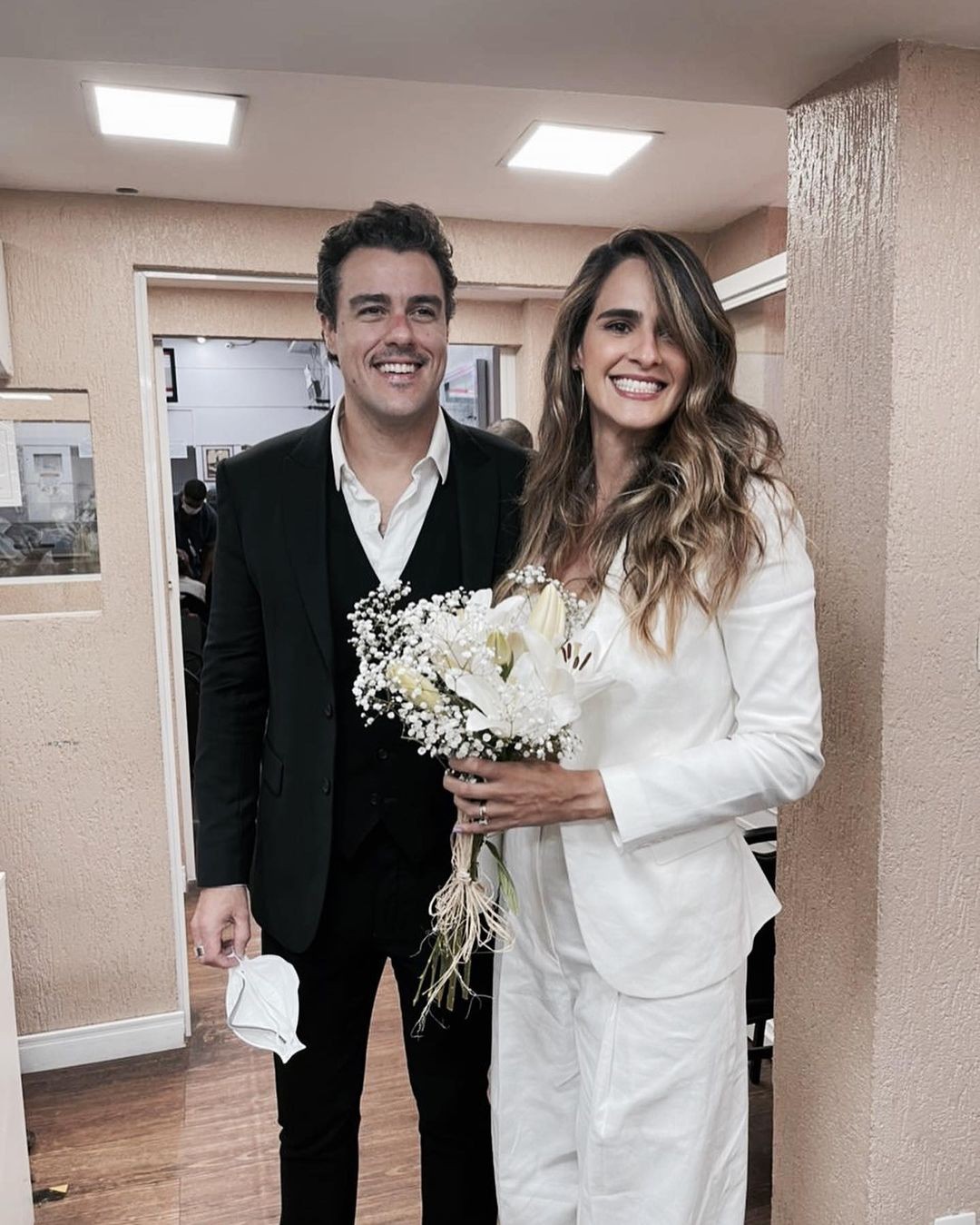 Marcella Fogaça e Joaquim Lopes oficializam a uniam no civil (Foto: Reprodução/Instagram)