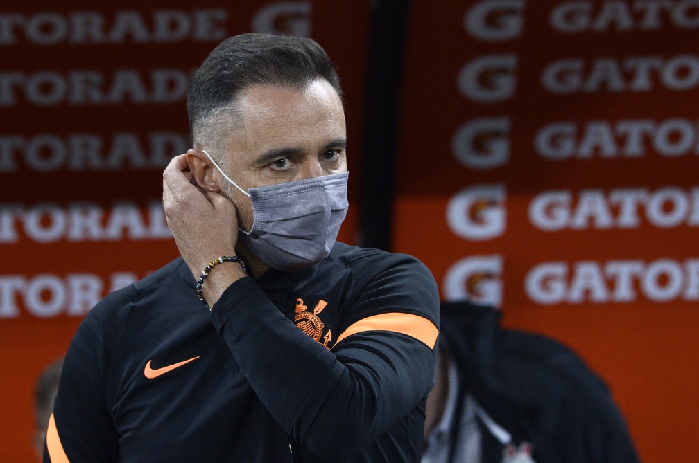 Em rodízio, Vítor Pereira utilizou 22 jogadores em três jogos: 