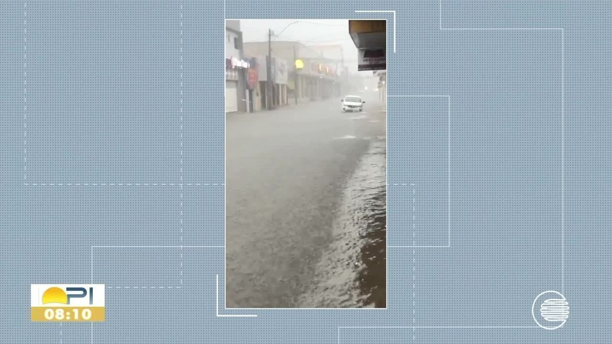 Chuva Em Floriano Causa Alagamentos, Moto Cai Em Bueiro E Teto De ...