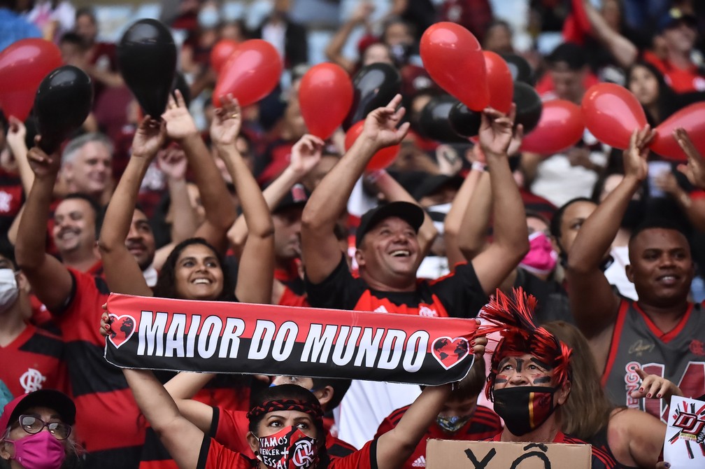 Torcida do Flamengo  no jogo  contra o Atlético-MG, no Maracanã, pelo Brasileirão — Foto: André Durão / ge