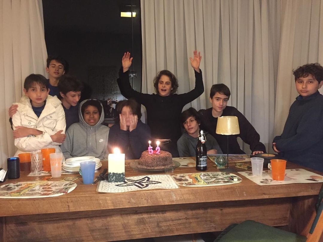 Drica Moraes celebra aniversário rodeada por crianças (Foto: Reprodução/Instagram)