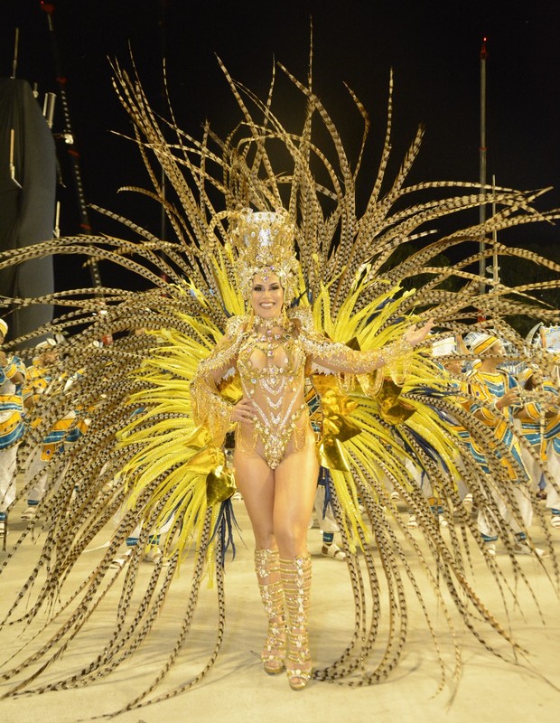 Thay Magalhães, rainha de bateria da Acaadêmicos do Tuiuti no Carnaval 2022 (Foto: Webert Belicio/AgNews)