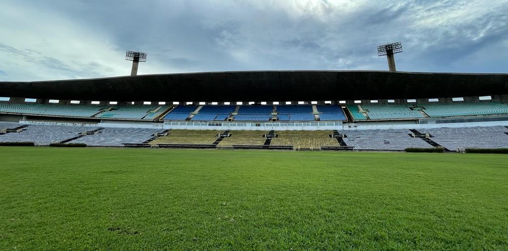 Estádio Albertão, palco de Fluminense-PI x Santos — Foto: Franciane Dahm