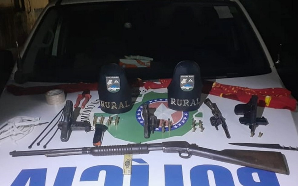 Suspeitos de planejar assalto a comércio morrem em confronto com a PM em Uirapuru, Goiás — Foto: Reprodução/TV Anhanguera