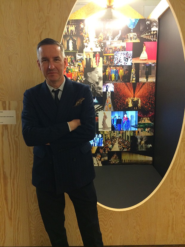 Dries Van Noten with his cabin showing pictures and films of his shows at the Bozar in Brussels (Foto:    )