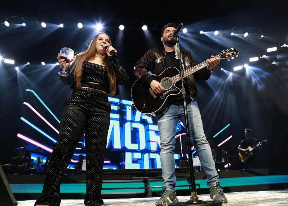 Maiara e Fernando Zor cantam juntos em show em São Paulo — Foto: Claudio Augusto/Brazilnews