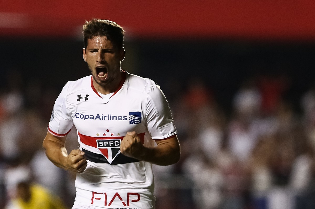 CHOCOLATE! Relembre as maiores goleadas do São Paulo na Libertadores e na Copa do Brasil