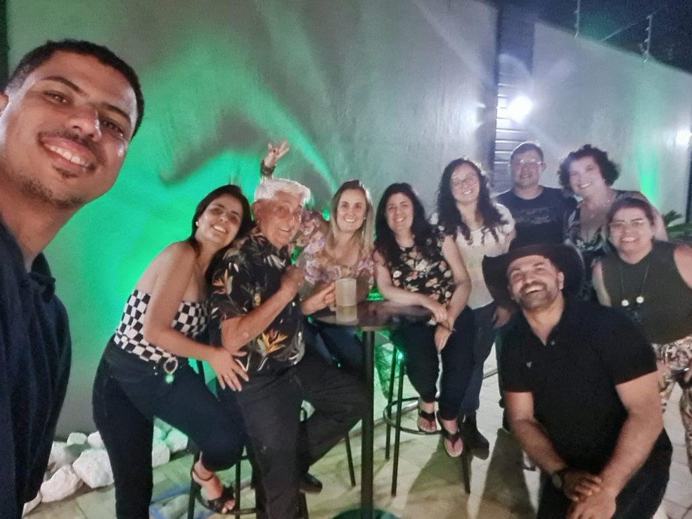 Vestido de personagem da Disney, idoso de 90 anos vence concurso de fantasia no interior de SP — Foto: Arquivo pessoal