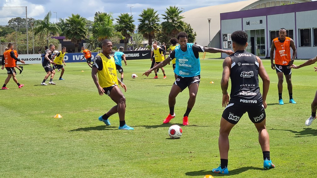 Corinthians volta a treinar após folga e tem Fagner como dúvida para enfrentar o São Bernardo