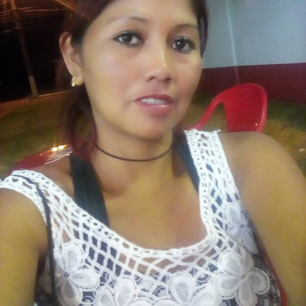 Eronilda Gabriel, morta com 4 tiros em Campo Grande, era ind&Atilde;&shy;gena e artes&Atilde;&pound;. Fam&Atilde;&shy;lia diz que vers&Atilde;&pound;o de suspeito n&Atilde;&pound;o condiz com comportamento da v&Atilde;&shy;tima. &acirc;?? Foto: Facebook/Reprodu&Atilde;&sect;&Atilde;&pound;o 