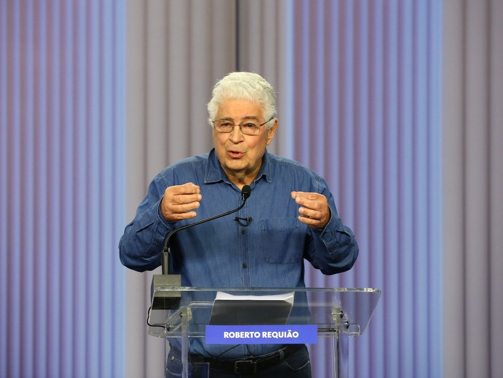 Candidato Roberto Requião durante debate na RPC — Foto: Giuliano Gomes/ PR Press