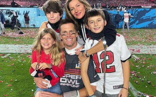 Tom Brady, marido de Gisele Bündchen, desiste de aposentadoria e volta à NFL