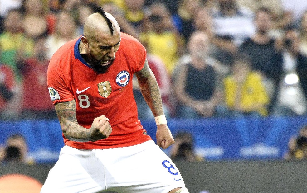 Arturo Vidal comemora classificaÃ§Ã£o do Chile â Foto: Marcos Ribolli