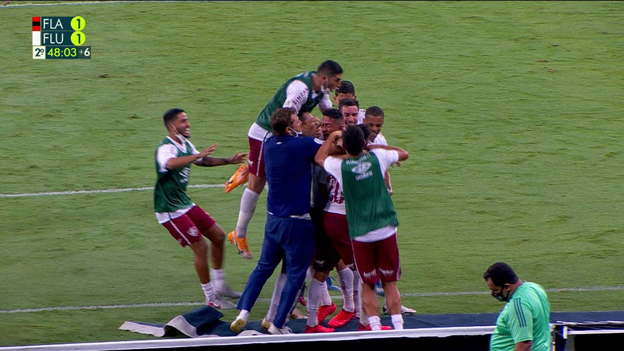 Gol do Fluminense! Yago Felipe aproveita a falha da defesa e marca, aos 47 do 2ºT