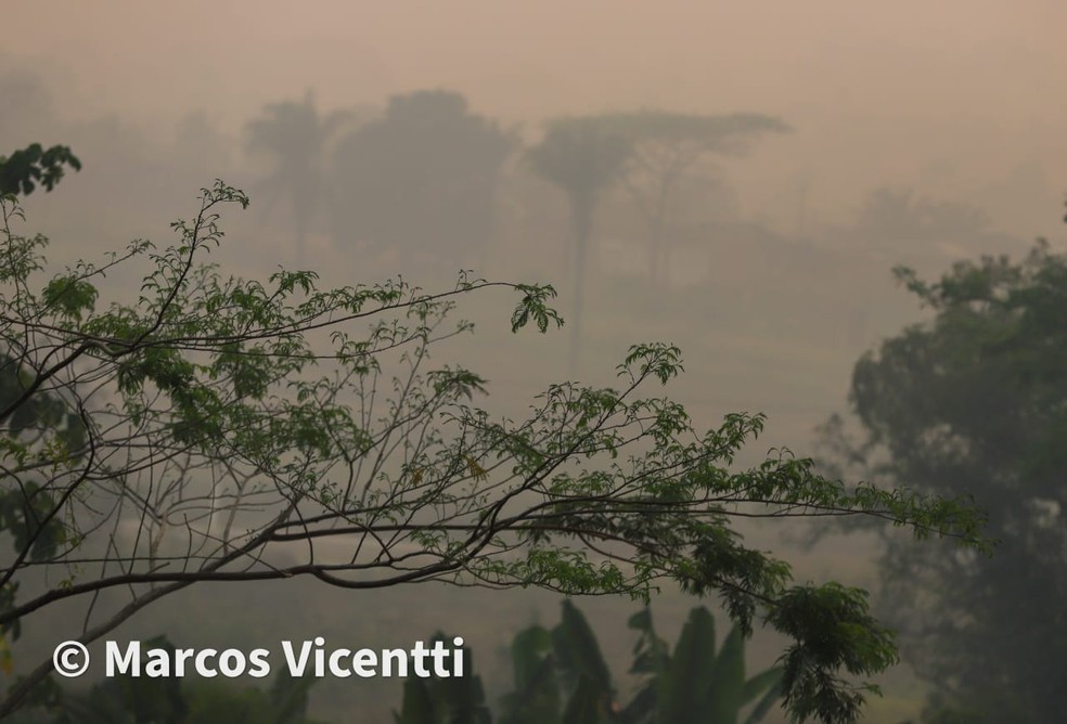 Fumaça em Rio Branco nesta quarta-feira (7)  — Foto: Marcos Vicentti/Arquivo pessoal