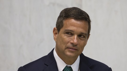 Senadores dizem que ‘não há clima’ para destituir Campos Neto do BC, apesar de criticarem juros alto