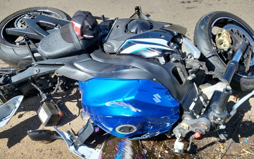 Motociclista morre em acidente entre três veículos na Fernão Dias, em Cambuí, MG — Foto: Redes sociais