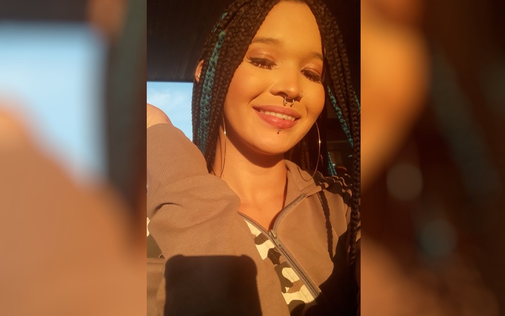 Karoline Gomes da Silva, de 18 anos, é a primeira trans de Mozarlândia a conseguir alteração sem ter feito cirurgia para mudança de sexo — Foto: Arquivo pessoal/Karoline Gomes