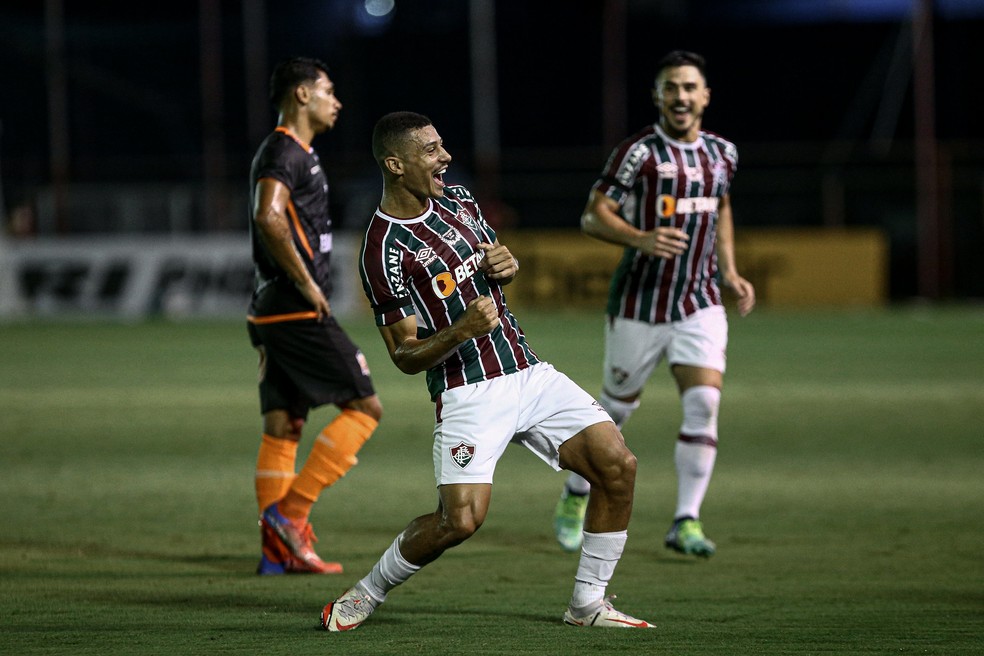 André comemora o gol do Fluminense contra o Nova Iguaçu — Foto: LUCAS MERÇON / FLUMINENSE F.C.