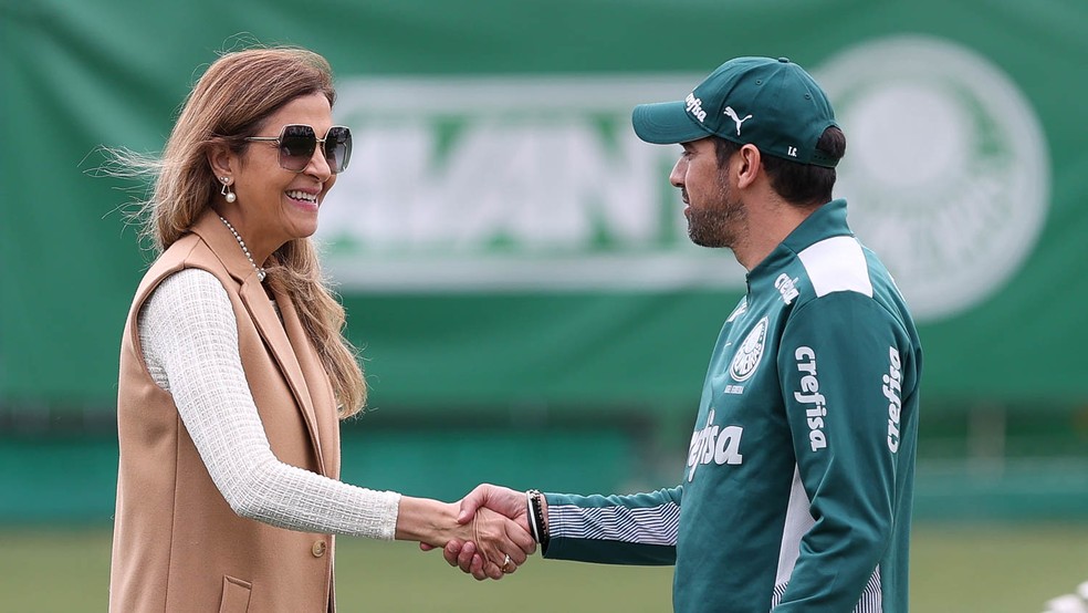 Leila Pereira e Abel Ferreira durante treino na Academia de Futebol  Foto: Cesar Greco