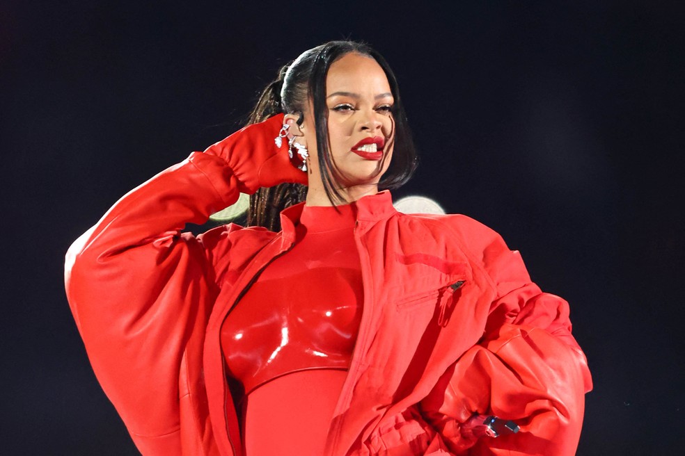 Rihanna durante show do intervalo no Super Bowl — Foto: Mark J. Rebilas/USA TODAY Sports