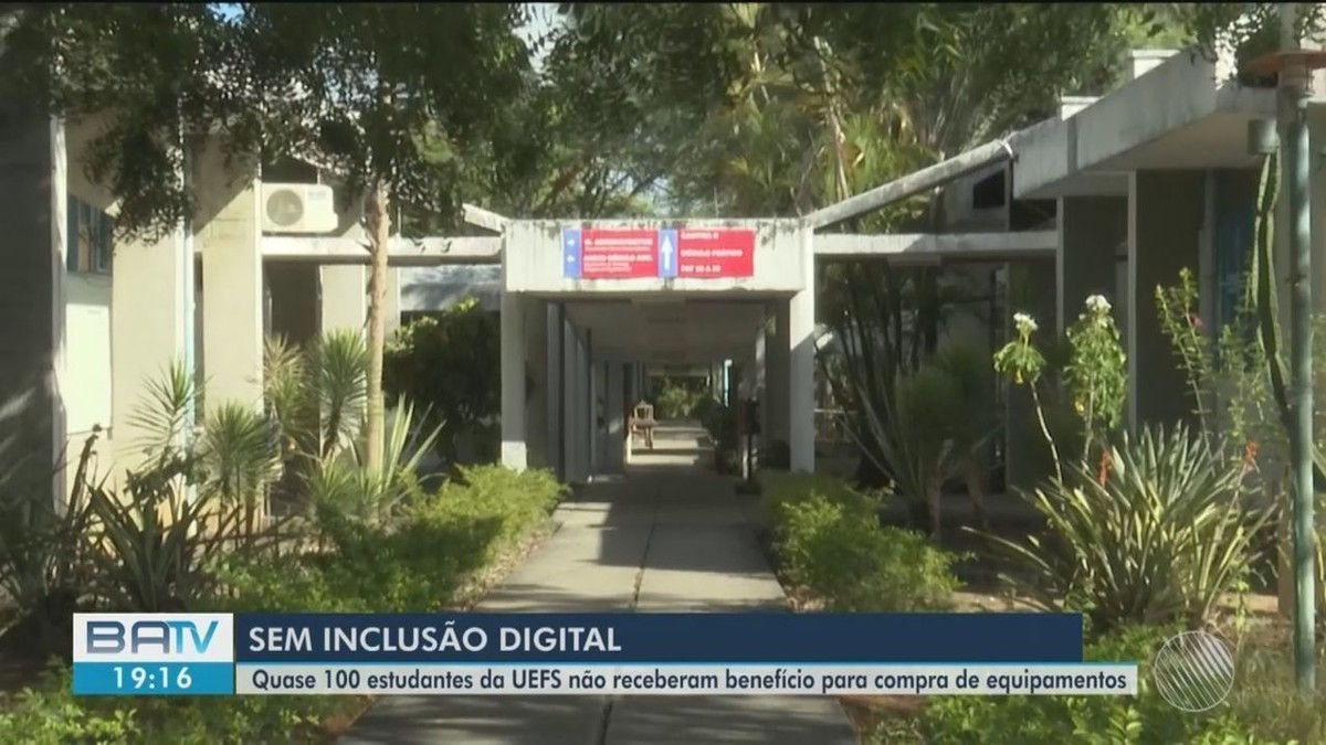 Estudantes denunciam não ter recebido benefício oferecido pela