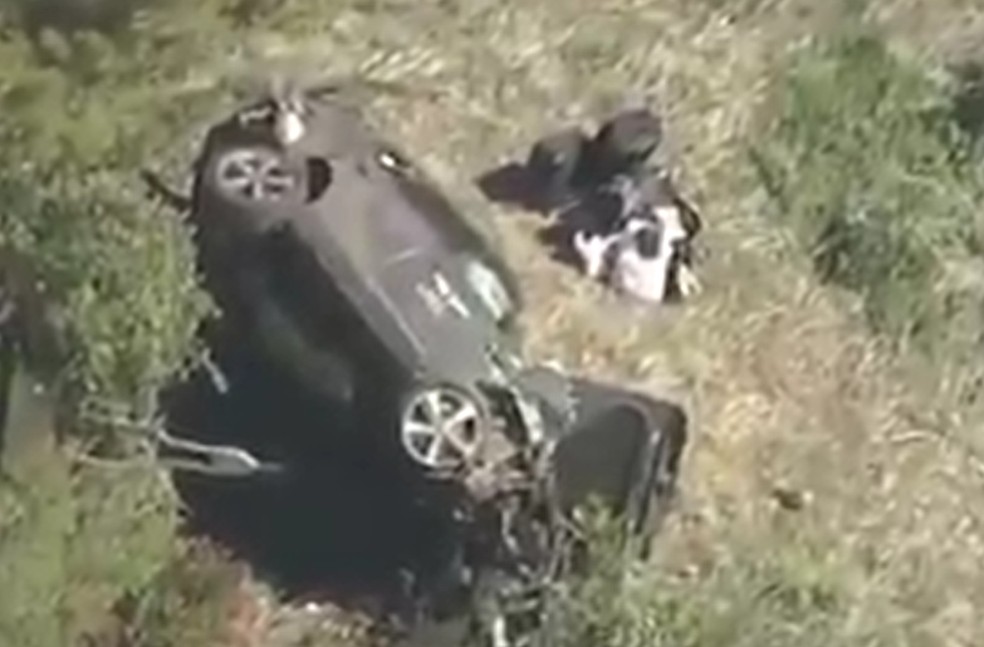 Tiger Woods sofre acidente de carro — Foto: Reprodução Twitter