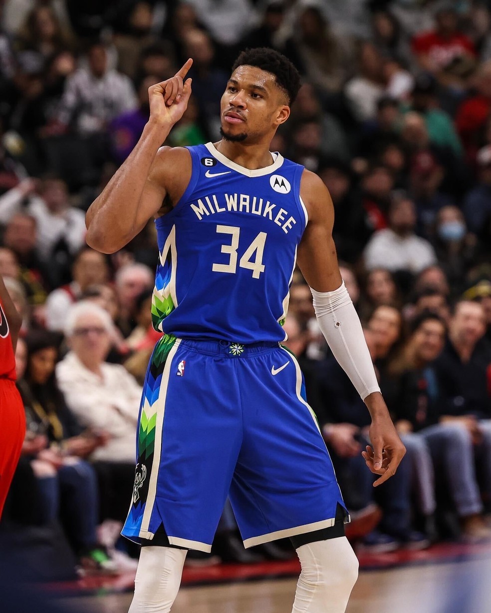 Giannis faz marca histórica pelos Bucks — Foto: Divulgação/Bucks
