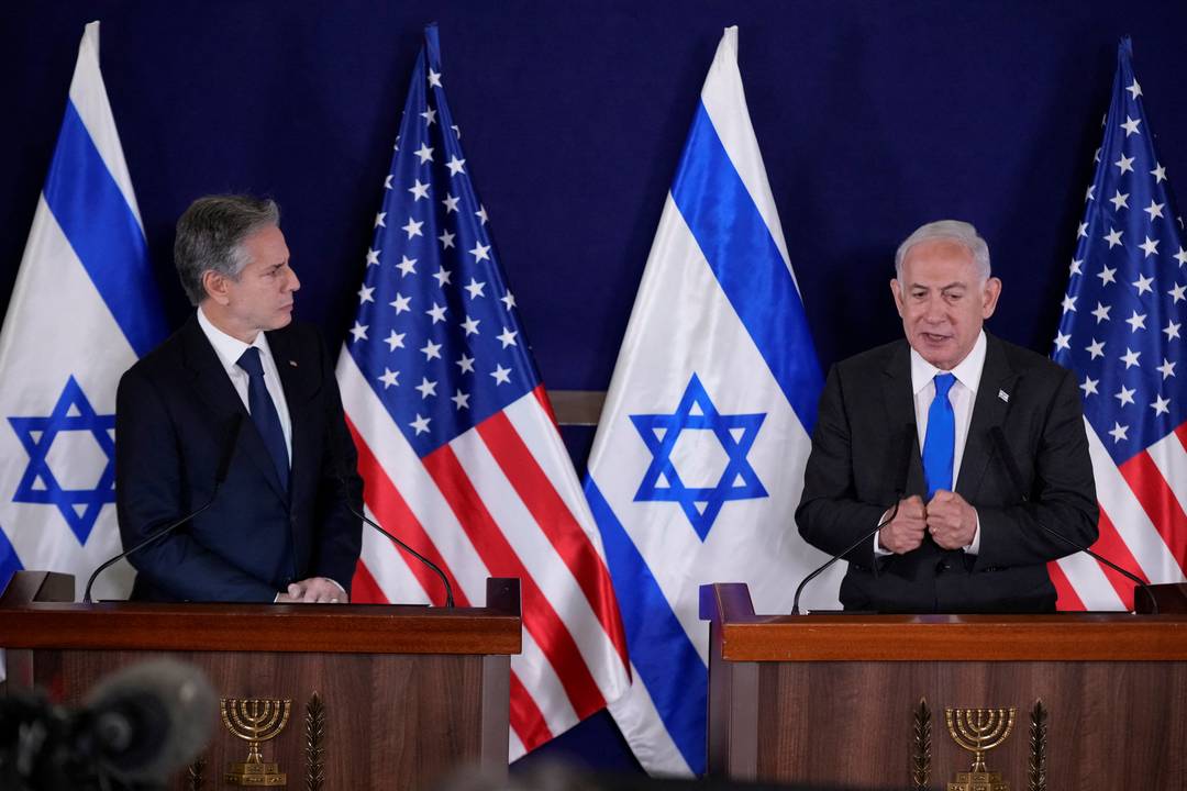 Secretário de Estado dos EUA, Antony Blinken, durante discurso ao lado de premiê israelense, Benjamin Netanyahu, em 12 de outubro de 2023