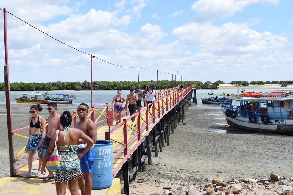 Turistas em Galinhos, a ‘península paraíso’ do Rio Grande do Norte. (Foto: Maxwell Almeida)