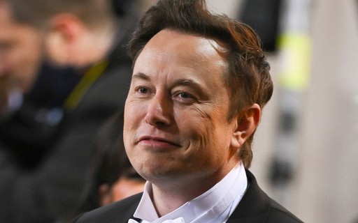 Elon Musk comenta caso de Amber Heard e Johnny Depp: 'Sigam em frente ...
