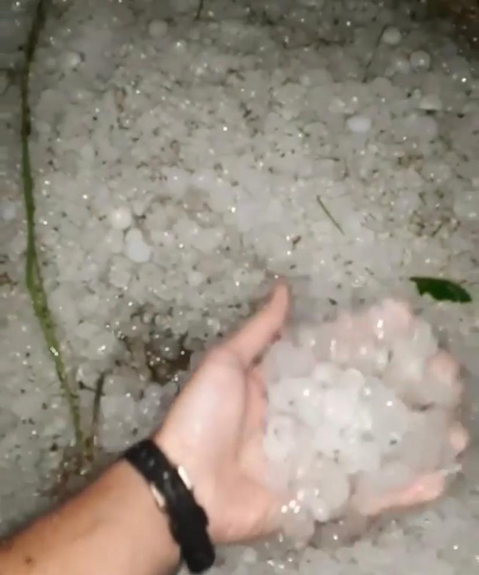 Granizo na Zona Norte de Juiz de Fora — Foto: TV Integração/Reprodução