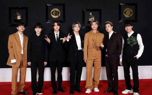 Looks Louis Vuitton usados pelo BTS no Grammy vão a leilão - GQ