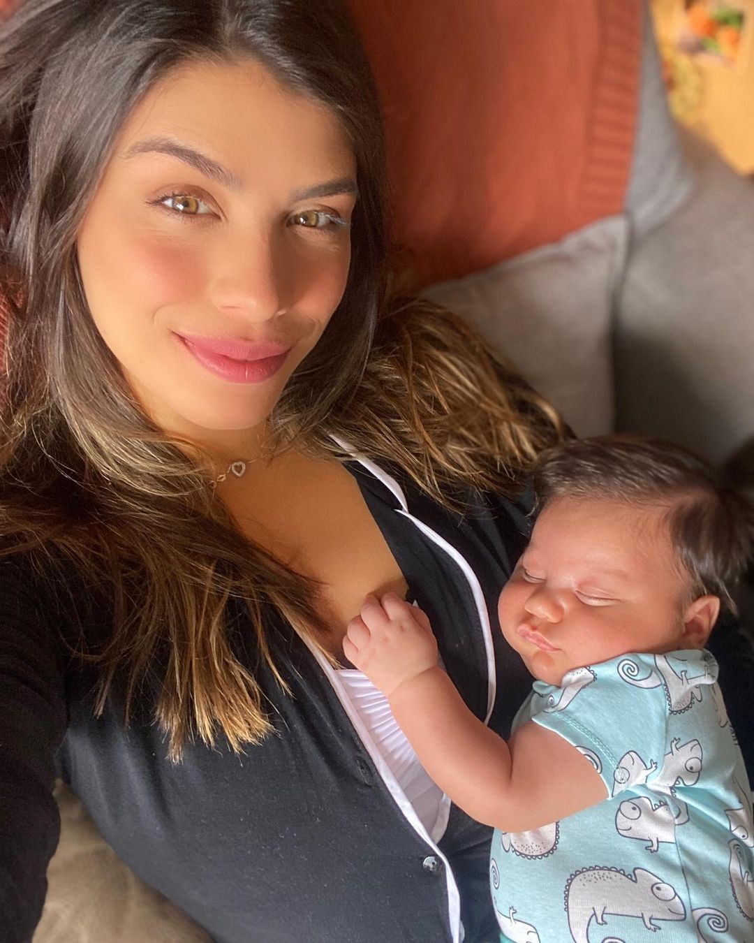 Fraciele Grossi com o filho recém-nascido (Foto: Instagram/ Reprodução)