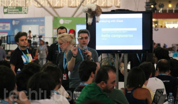 O workshop do Google Glass, na Campus Party, mostrou como os brasileiros estão interessados nos óculos de Realidade Aumentada (Foto: TechTudo/Renato Bazan)