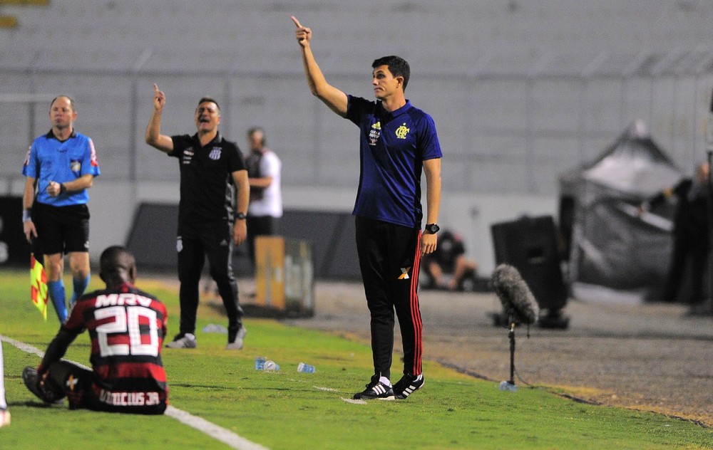 Barbieri se diz satisfeito com o time e não descarta Guerrero contra o Inter