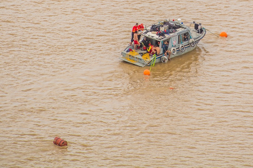 Buscas por vítimas do naufrágio do Navio Anna Karoline 3, no Sul do Amapá — Foto: Maksuel Martins/Secom