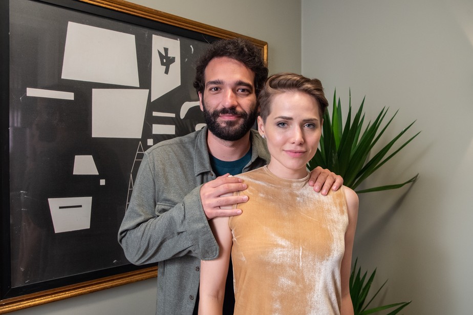 Humberto Carrão e Leticia Colin em 'Todas as flores'