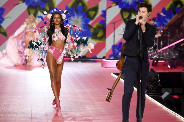 Jasmine Tookes e Shawn Mendes (Foto: Getty Images)